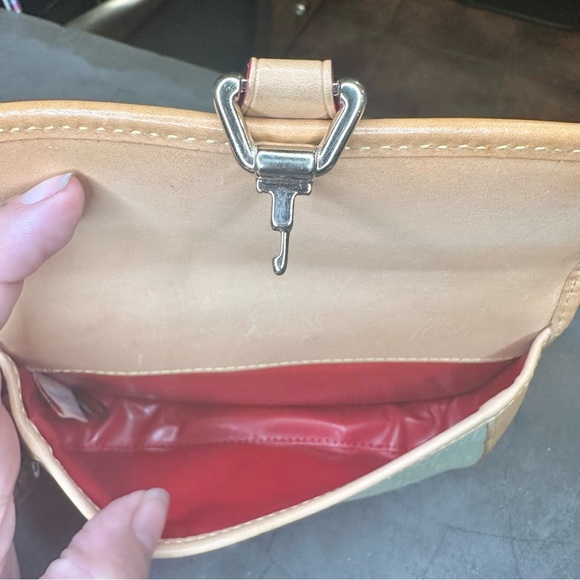 Dooney & Bourke Green Canvas Signature Wristlet - Picture 3 of 7